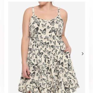 Hot Topic plus size Ivory Butterfly Tier Dress NWT Size 3